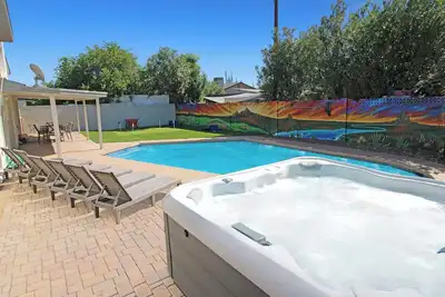 Image de ☀Scottsdale, Pool, Putting green, HotTub & Putt Putt, large kitchen, 6br