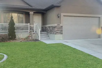 Image de Heart of Silicon Slopes! Ski, Hike, Explore! Cozy 2-bedroom apartment with WiFi