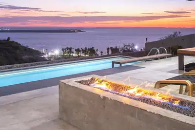 Villa Wellmina - Stunning Sunsets & Relaxing Poolside Vibes!