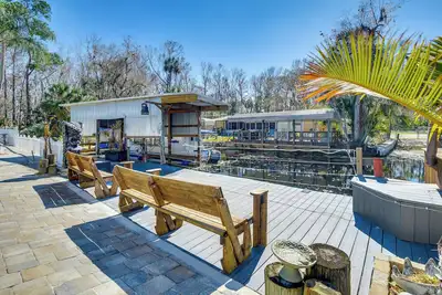 Image de < 1 Mi to Boat Ramp: Canal-Front Retreat in Astor!