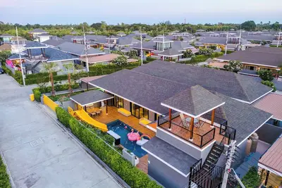 Villa avec piscine et table de billard à Hua Hin, 3 chambres et 3 salles de bains, près de la plage de Cha-Am