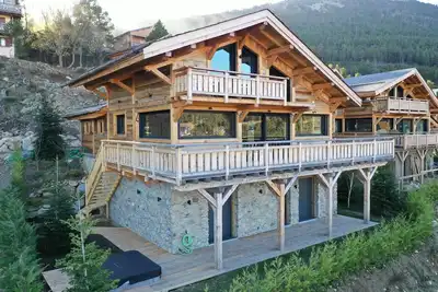 Image de Chalet Kom - Les Angles - Pied de pistes - 14 couchages - Jacuzzi / Sauna
