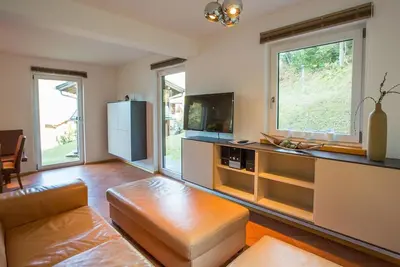 Image de Appartement dans une maison de vacances avec piscine, Wifi, Tv, terrasse, animaux admis, parking