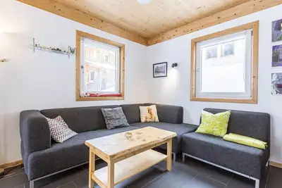 Image de Appartement dans une maison de vacances avec Wifi, piscine, Tv, terrasse, animaux admis, parking