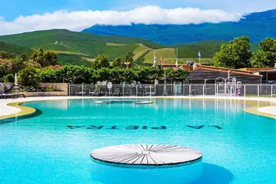 Image de Joli appartement dans une maison de vacances avec climatisation, Wifi, piscine, Tv, terrasse