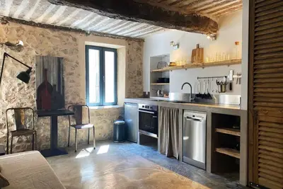 Cosy 1-Bedroom Studio in Valbonne Village