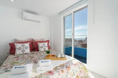 Image de Charming House w/ Ocean View by Host Wise