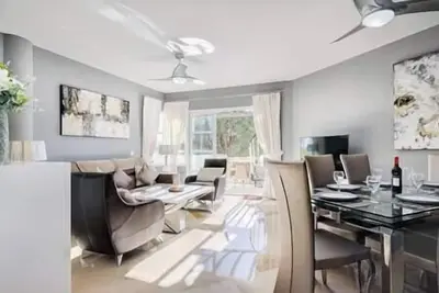 Image de Stylish Penthouse Duplex at Matchroom Country Club