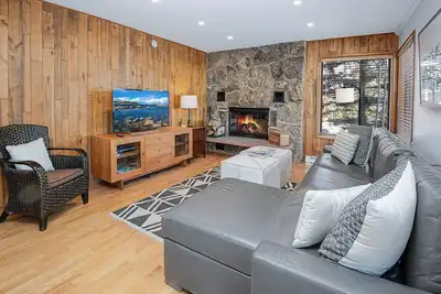 Image de New Listing! Ground Floor Unit | 10 mins to Vail | Tennis Courts