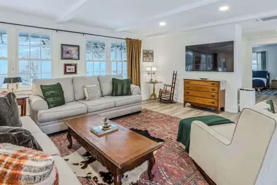 Image de Charming Ranch in the Woods | Woodstock Way