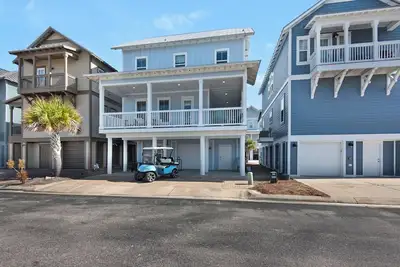 Image de 🏝️Golf Cart-Gated Community-Southern Charm