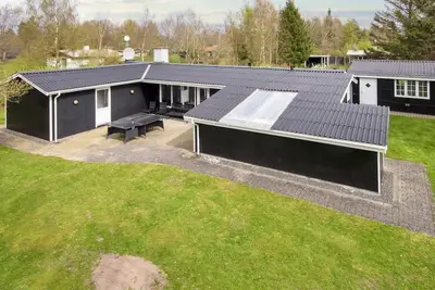 Image de Maison de vacances pour 14 a Ørsted-By Traum