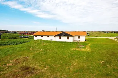 Image de Maison de vacances pour 10 a Harboøre-By Traum