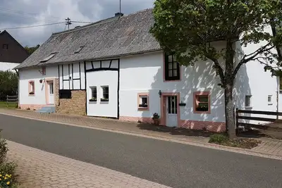 Image de Beautiful apartment located in a Fachwerk style farmhouse in the Hünsruck Hochwald