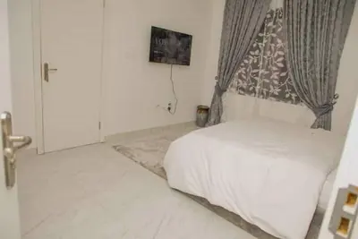 Image de 3bed/24-7 Elec/Wi-Fi/Gym/close2Charterhouseschool