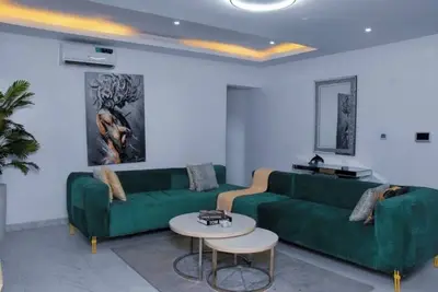 Image de 3bed/24/7power/wi-fi/gym/close2Charterhouseschool