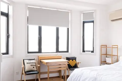 Image de 1930 French Minimalist Apartment