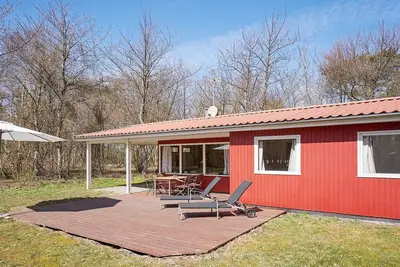 Image de Maison de vacances pour 4 a Aakirkeby-By Traum