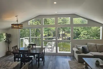 Image de The Lookout on Pettingill Pond - waterfront house, 5 min from Sebago Lake!