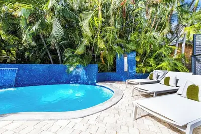 Image de 4-bedroom Modern Villa w/ Guest House and resort style pool in serene Key West