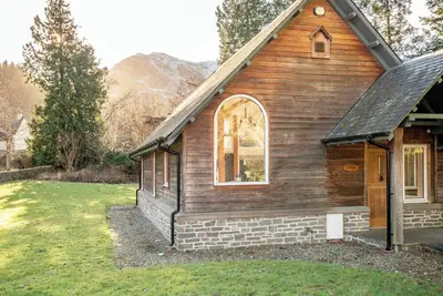 Image de Scenic Oaklodge with wood burner and open plan living. Dog friendly