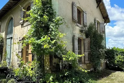Image de Idyllic converted gite barn amongst the orchards in sunflower country, Sw France