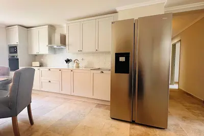 Image de 2 Bedroom, 2 Bathroom Apartment near Lourmarin  - Apartment 1