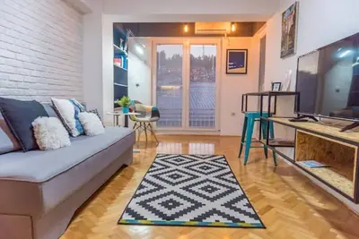 Image de Super central ⭐ 1 min to lake & old city ⭐ private parking