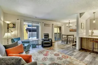 Image de Modern Mtn Condo Cozy 2br Retreat Heated Pool