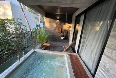 Image de Loft in jungle surrounded by nature w/private pool close to downtown! fast wifi