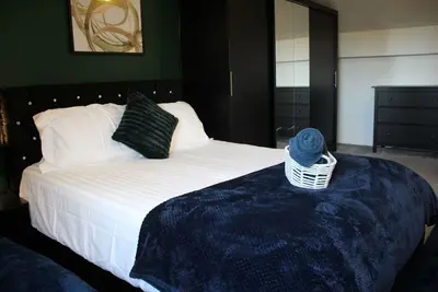 Image de Luxury cosy 5 bedroom modern family house greater Manchester with parking