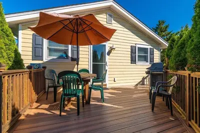 Image de Charming 3-Bedroom Home Near Beach