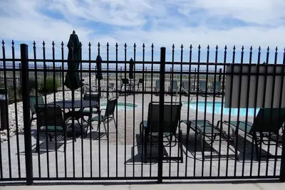 Image de Stay Oceanfront On The Beach, With Pool, Jacuzzi And Elevator! !