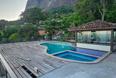 Image de Charming building with sea view in São Conrado
