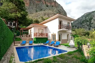 Image de Fethiye Göcek'de Deniz Manzaralı 4+1 Turunç