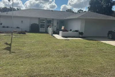 Image de Charming 2-bedroom pool home with Ac, WiFi in Lehigh Acres