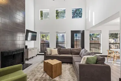Image de Charming 3-bedroom condo in fabulous Grapevine with Ac, WiFi, Washer + Dryer