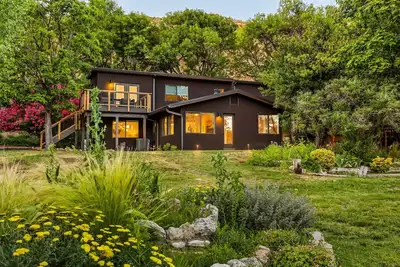 Image de Sedona’s Wine Valley | Hot Tub + Guest Suite