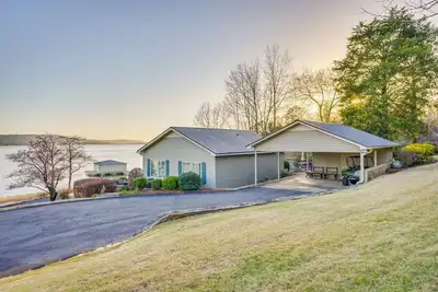 Image de Briar Patch - Guntersville Lake, waterfront w/dock