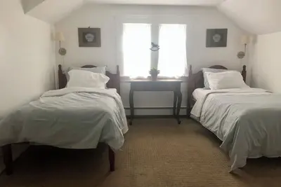 Image de Family friendly duplex near Yale w/ King bed