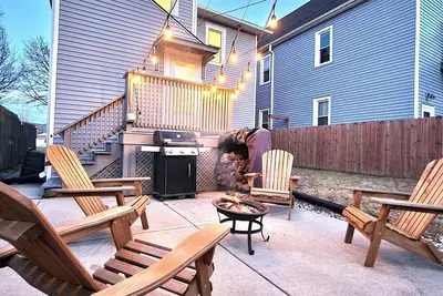 Image de 3-bedroom house in marvelous Bay View Milwaukee with Ac, WiFi. Enjoy your stay