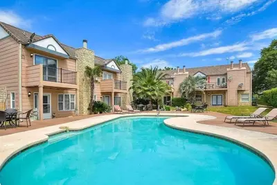 Image de Condo (w/Pool) in the Heart of Horseshoe Bay