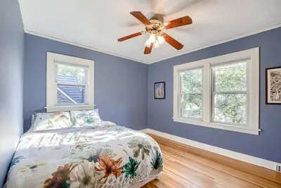 Image de ~Charming 2-bedroom house in Omaha's Dundee Historic District~