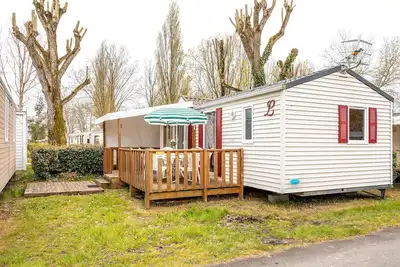 Image de Mobile Home 'Piscines - Terrasse' avec piscine partagée et terrasse privée