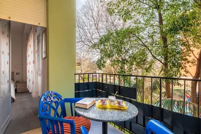 Appartement \"Zinnias\" avec balcon, Wi-Fi et climatisation