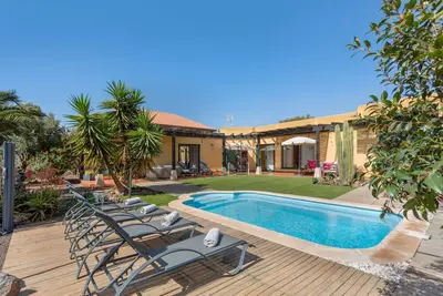 Image de Vacances 'El Refugio' avec vue sur les montagnes, piscine privée et Wi-Fi