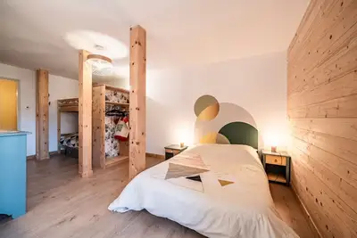 Image de Maison d'hôtes 'Chambre Eté' avec vue sur les montagnes, terrasse privée et Wi-Fi