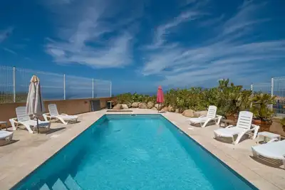 Image de Appartement 'Splendide Grand Neuf' avec piscine partagée, terrasse privée et Wi-Fi
