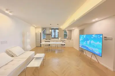 Image de ZHome-Three floors 4 bedrooms-Near the Bund