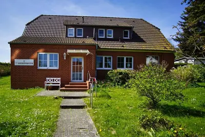 Image de Dat Bienenhuus - Idyllic location with own garden - Dat Bienenhuus